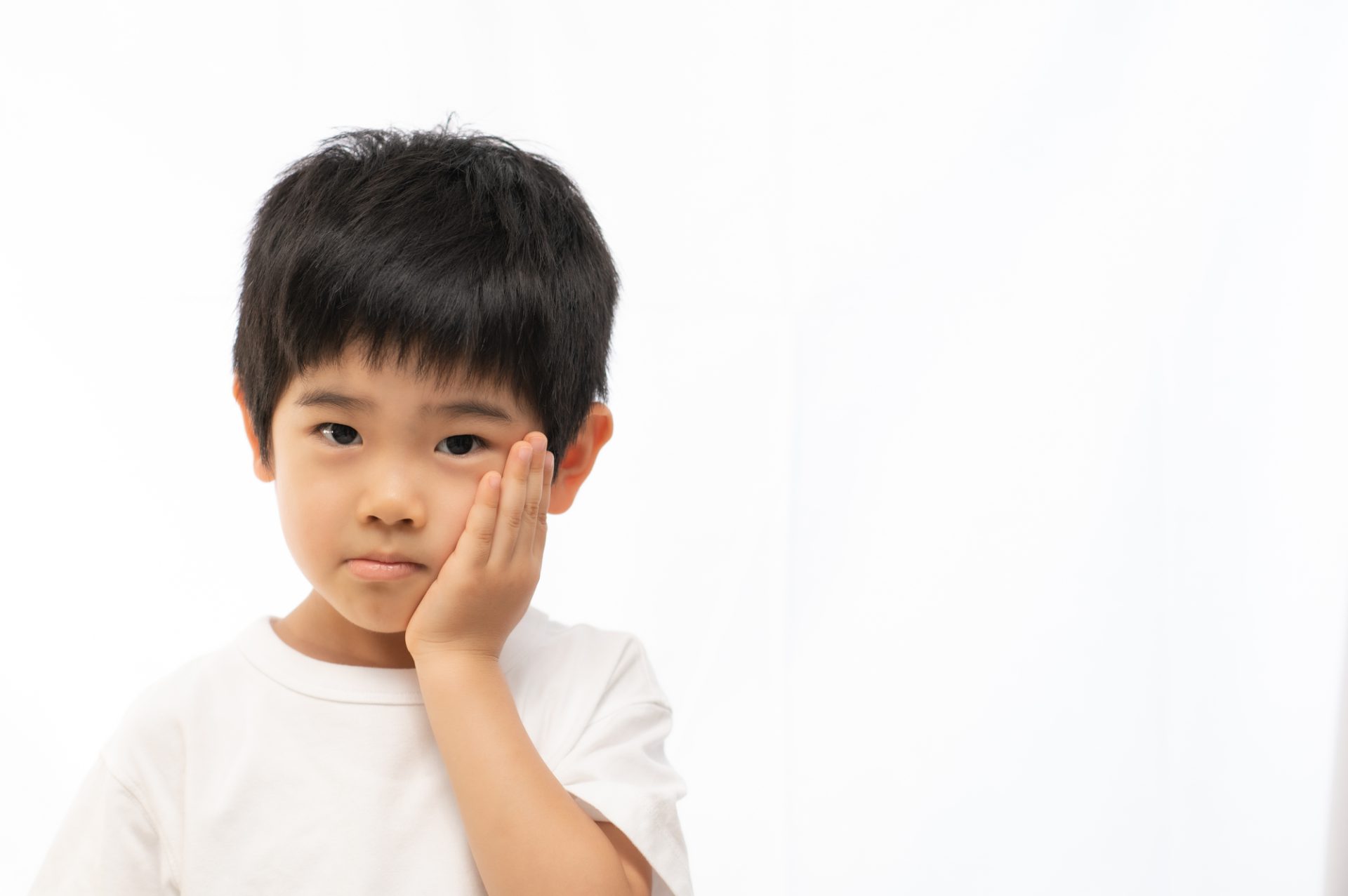子供の虫歯は白くても進行している場合あり 見分け方や対処方法を解説 伝えたい歯医者のブログ 子供の虫歯は白くても進行している場合あり 見分け方や対処方法を解説 伝えたい歯医者のブログ