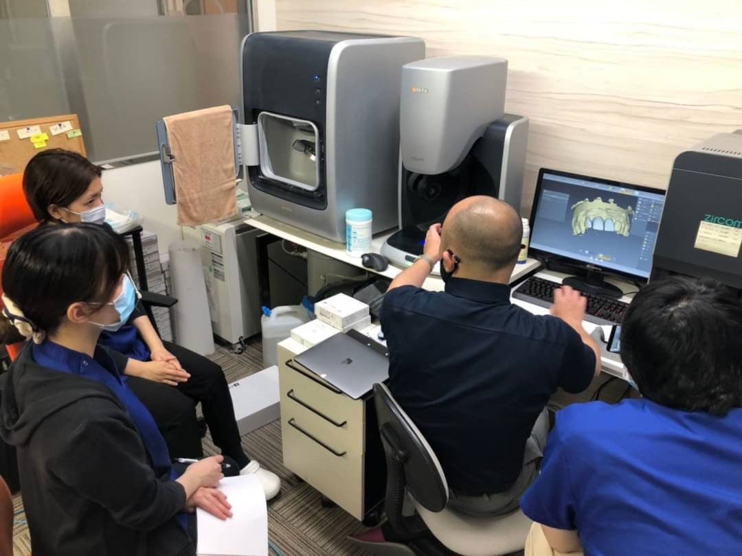 当院の歯科技工士がセミナー講師をしました